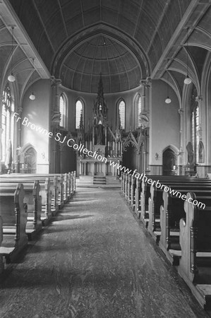 UNIVERSITY HALL CHAPEL